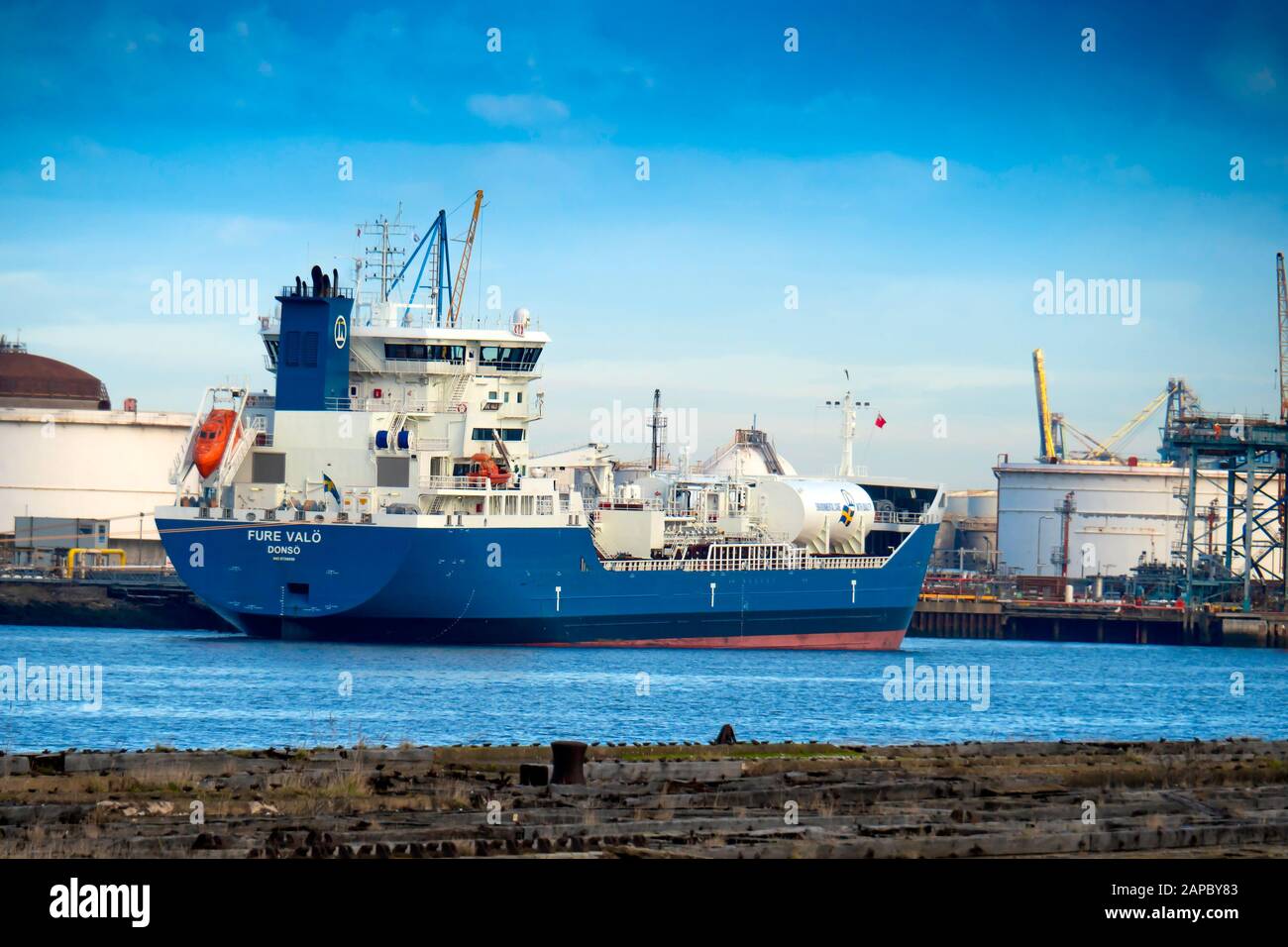 Pétrole/chimique Tanker Fure Valo, numéro OMI 9739836 amarré à la raffinerie de pétrole sur la River Tees Angleterre Royaume-Uni Banque D'Images
