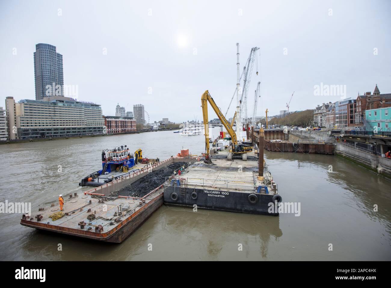 Londres, Thames Tideway Super Sewer. Chantier de construction de la station Combinée de débordement d'égout (CSO) sur la Tamise au-dessus des Blackfriars Banque D'Images
