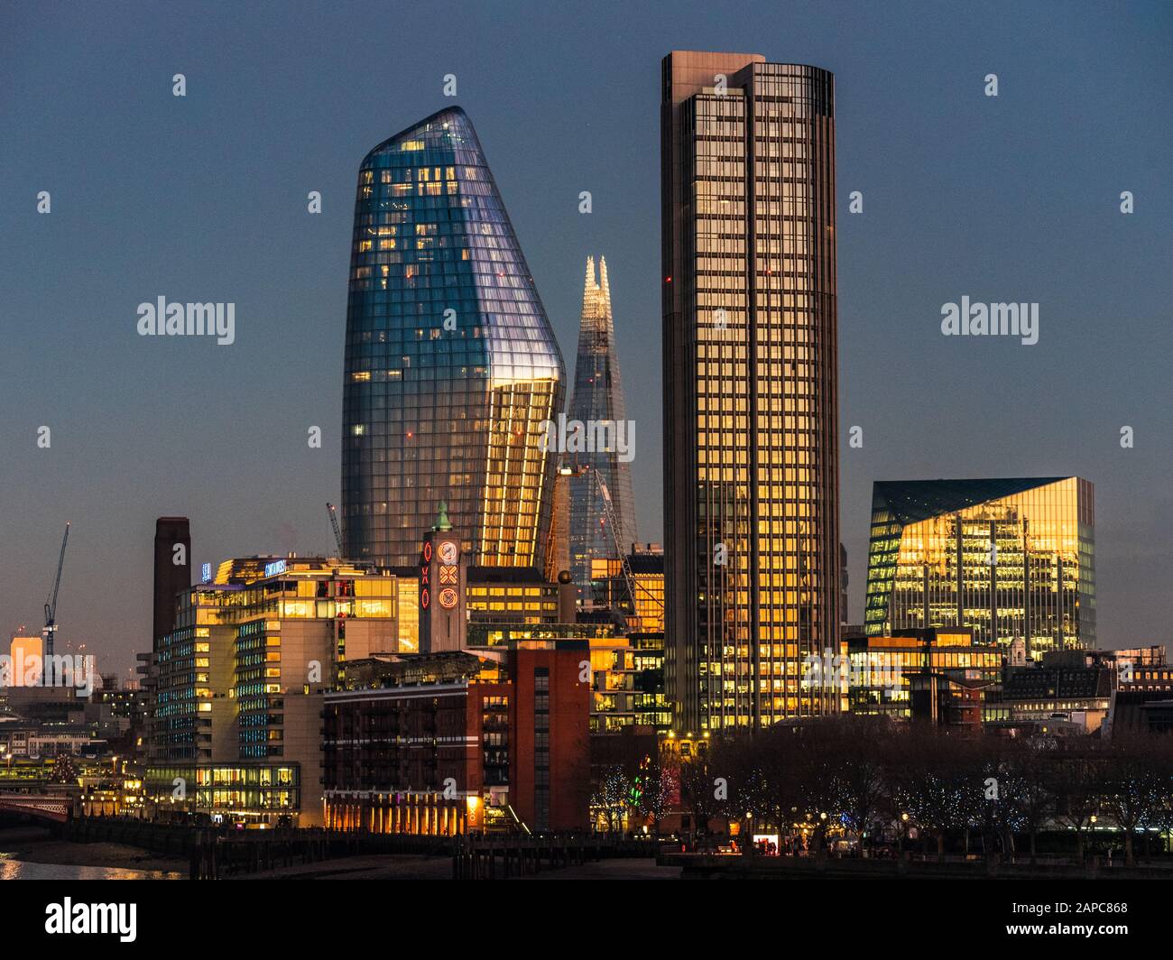 London Southbank Skyline - les gratte-ciel de South Bank, y compris la tour Oxo, la tour South Bank, Un Blackfriars, le vase, 240 Blackfriars et le Shard Banque D'Images
