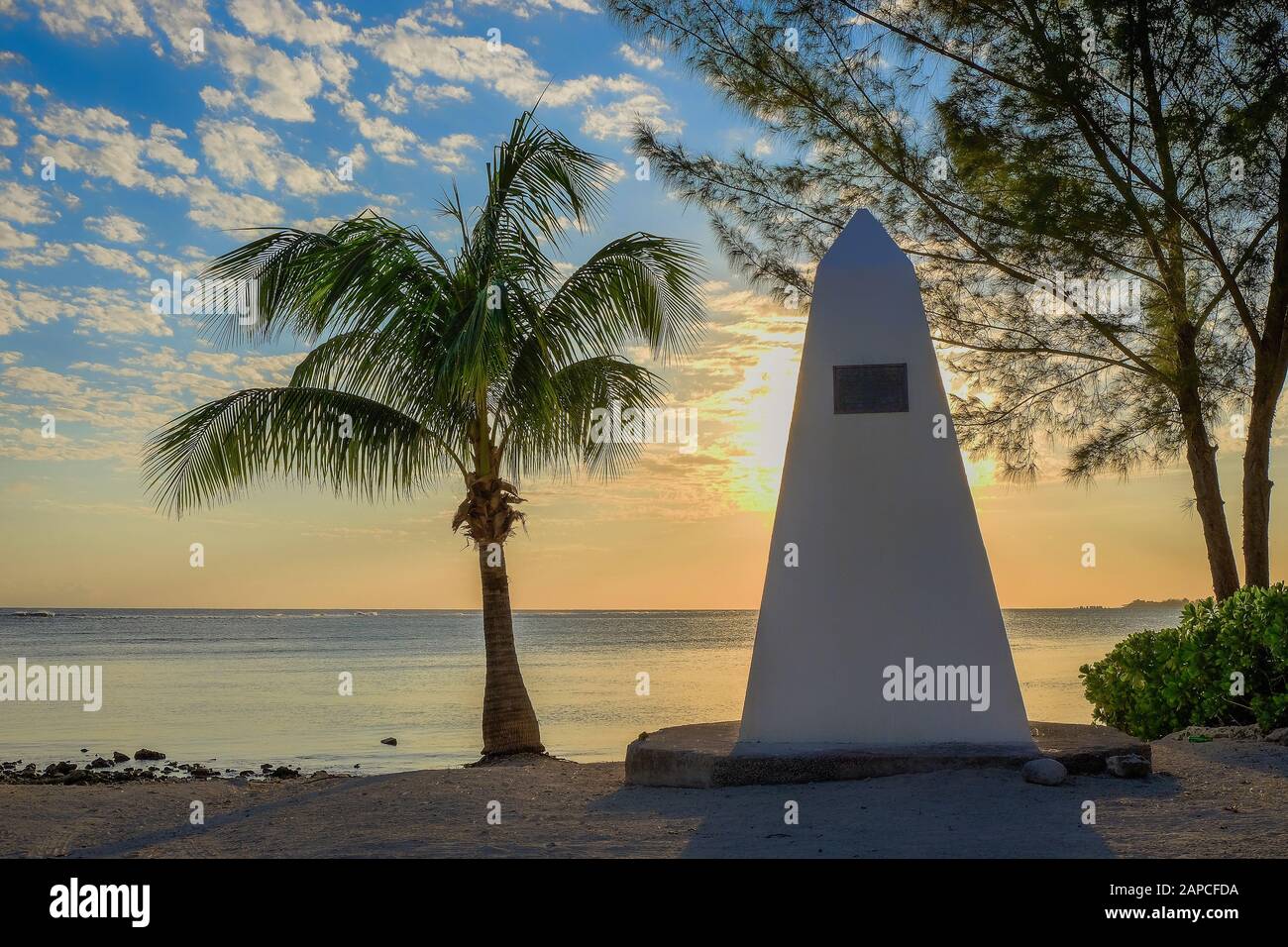 Grand Cayman, îles Caïmanes, janvier 2019, coucher de soleil sur la mer des Caraïbes vue depuis le fort Prospect Banque D'Images