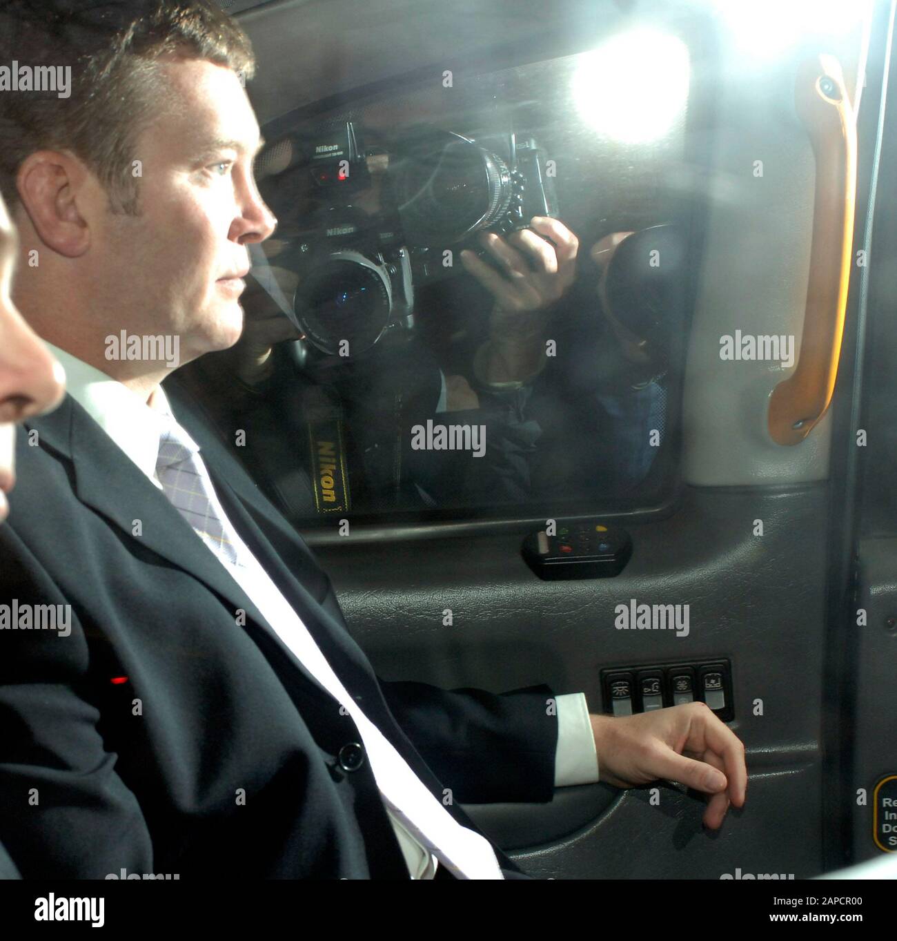 Ancien garde du corps personnel Trevor Rees-Jones arrivant à fournir des preuves à l'enquête sur la mort de la princesse Diana et Dodi Sayed à la Haute cour de Londres en janvier 2008. Banque D'Images