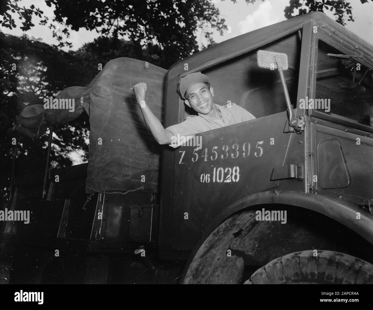 Conducteur DLC de lunette arrière en cabine 1500 WGT Date : 30 avril 1949 lieu : Indonésie, Antilles néerlandaises de l'est Banque D'Images Conducteur DLC de lunette arrière en cabine 1500 WGT Date : 30 avril 1949 lieu : Indonésie, Antilles néerlandaises de l'est Banque D'Images