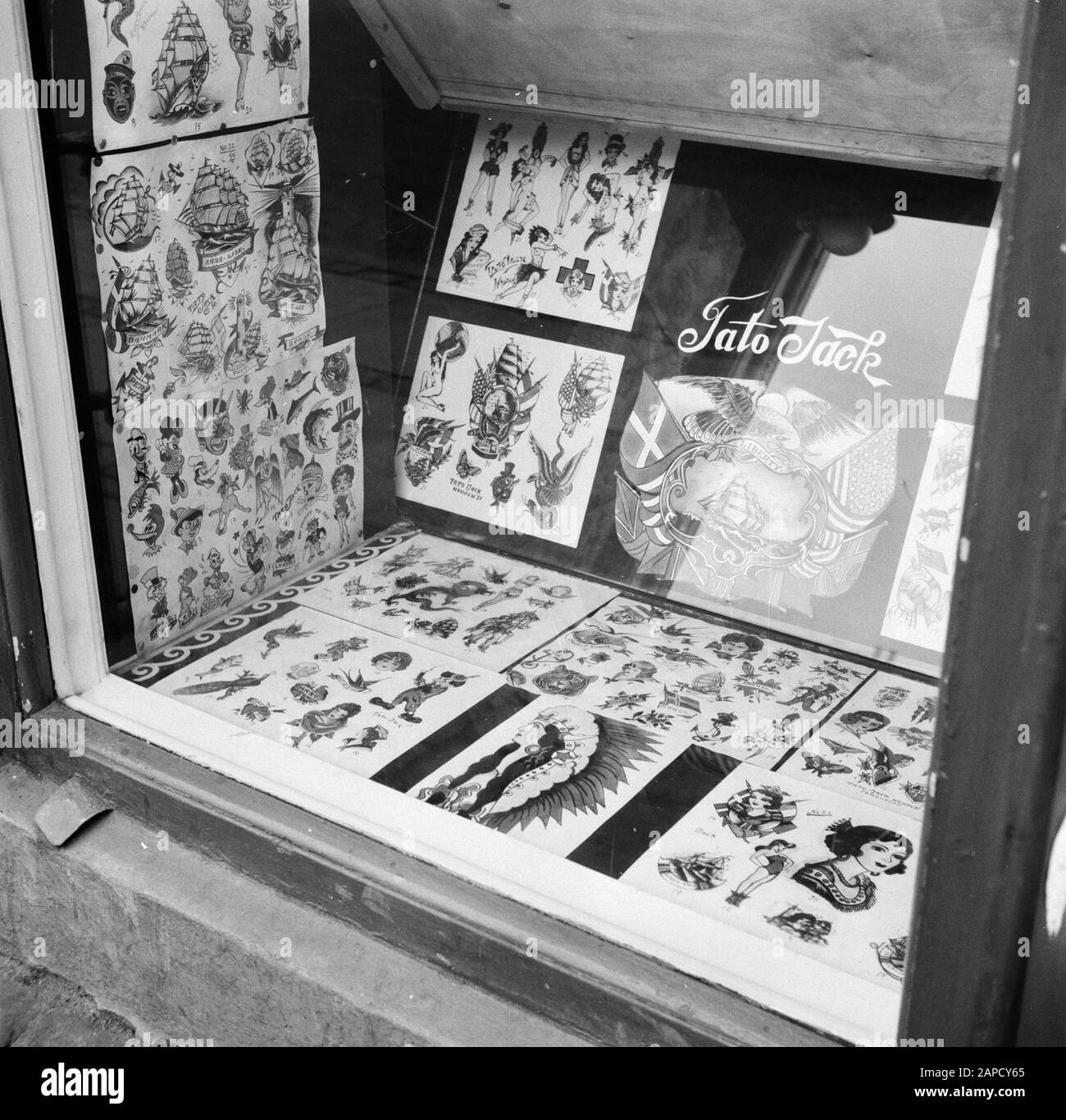 Panneau Bois Personnalisé Pour Salon De Tatouage – The Lizton Sign Shop – Style Rustique Rouge