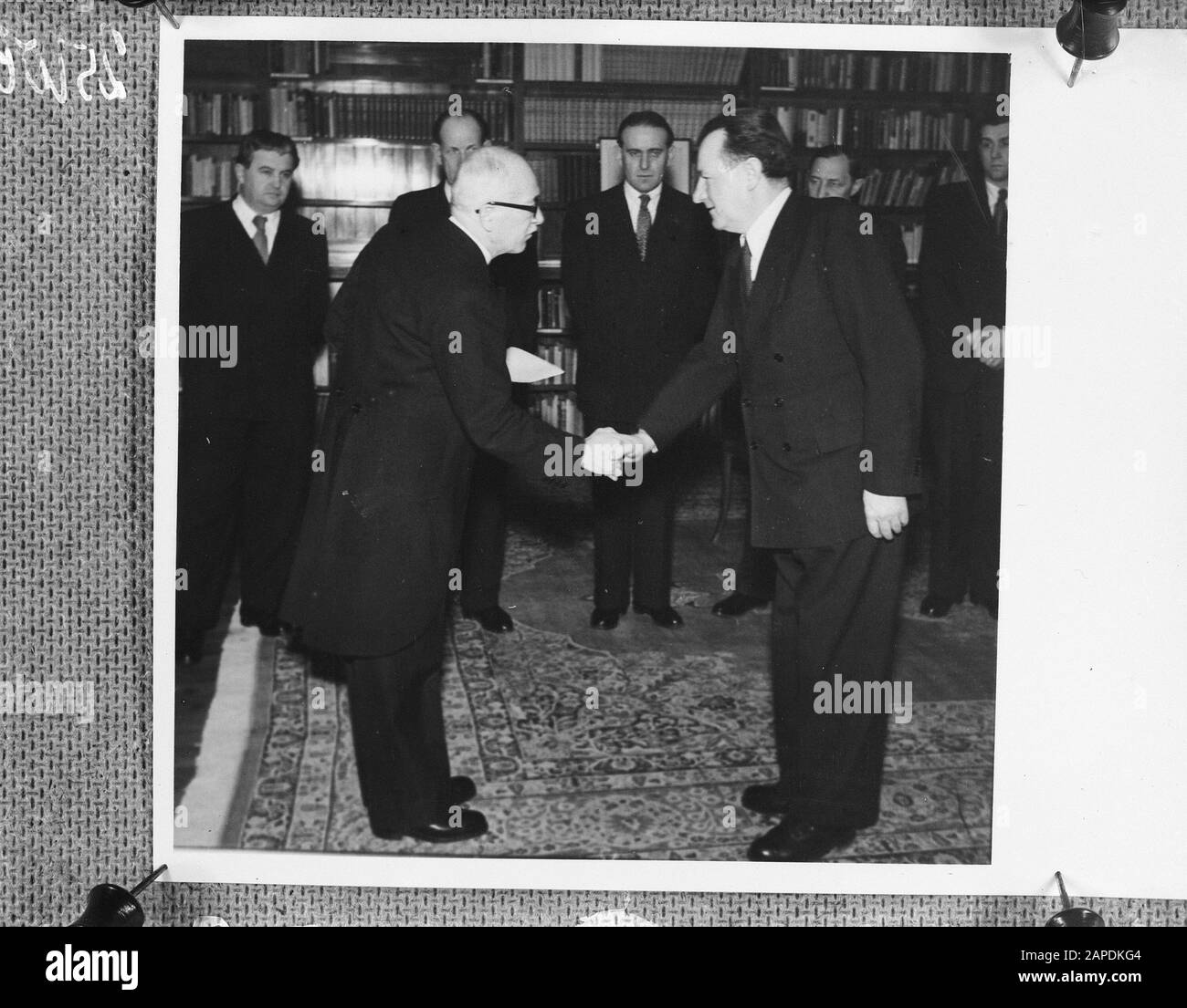 [Description de la recherche] Date : 13 décembre 1947 Banque D'Images