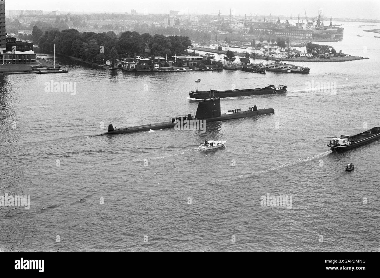 Visite de la flotte américaine à Amsterdam, sous-marin Trumpetfish Annotation: Le sous-marin porte un E en raison d'un prix de l'Efficacité de la bataille. Il y en a six dans la marine américaine. La couleur indique quoi. Date: 28 septembre 1972 lieu: Amsterdam, Noord-Holland mots clés: Sous-marins, visites de flottilles Banque D'Images
