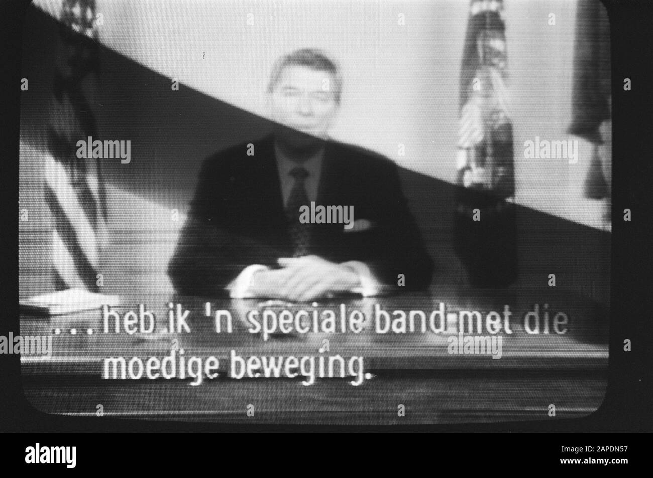 Émission de télévision américaine Laissez la Pologne être à la télévision. Ronald Reagan au cours du spectacle Date: 2 février 1982 mots clés: Séries télévisées, présidents Nom personnel: Reagan, Ronald Banque D'Images