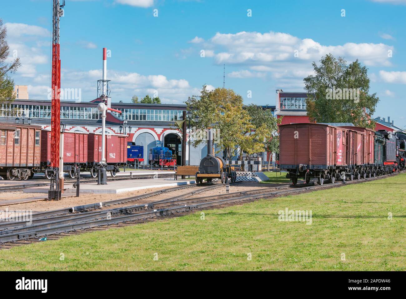 Vue sur le territoire du musée ferroviaire et du dépôt de locomotives à vapeur. Banque D'Images