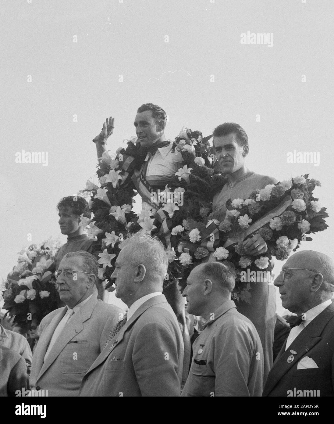 Championnats du monde amateurs de cyclisme sur la route. Podium honorifique de gauche à droite : Arnaldo Pambianco (2ème), Louis Proost (1ère) champion du monde, Schalk Verhoef; Banque D'Images