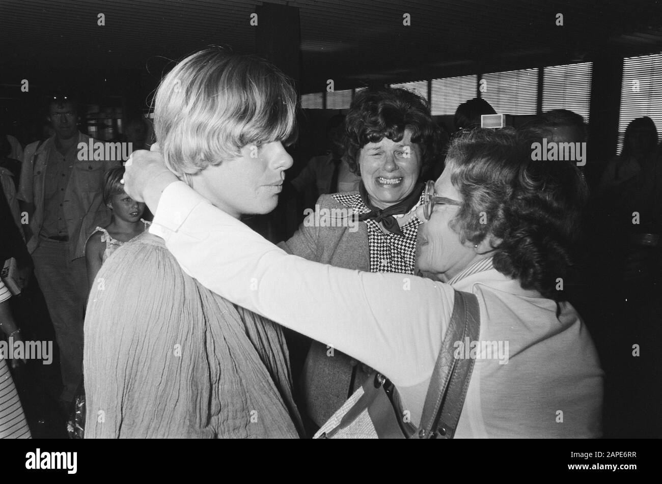 Barbara de Jong, après la captivité grecque dans le cadre d'un accident de la route aux Pays-Bas Annotation: Barbara de Jong-Hoogeveen, a causé un accident de la circulation en Grèce début juillet, où Un grec âgé est mort. Elle a finalement été condamnée à une peine de corruption en Grèce, après quoi elle pourrait partir pour les Pays-Bas Date: 17 août 1978 lieu: Noord-Holland, Schiphol mots clés: Prisonniers, accidents de la route Nom personnel: Jong, Barbara de Banque D'Images