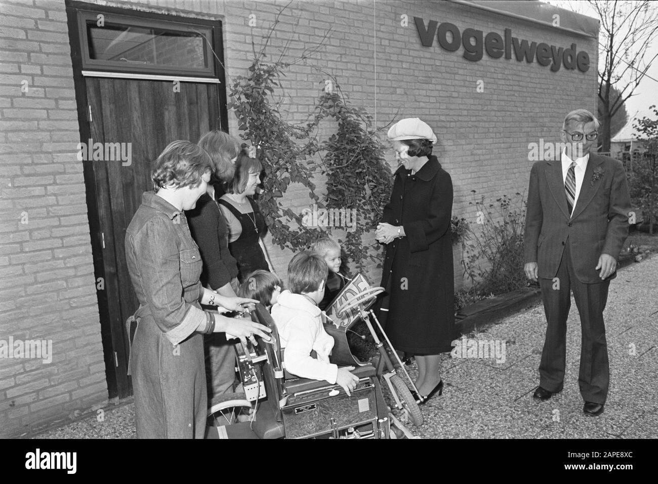 Beatrix ouvre Vogelweyde, bâtiment de la fondation pour aider les patients spastiques Date: 7 octobre 1976 mots clés: Patients, ouvertures, princesses, fondations Nom personnel: Beatrix, princesse Banque D'Images