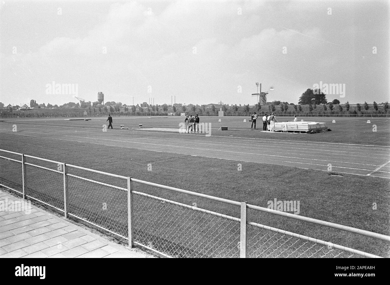 Ouverture sportpark Elzenhage Description: Image du parc sportif le jour d'ouverture Date: 25 août 1968 lieu: Amsterdam, Noord-Holland mots clés: Hébergement sportif Banque D'Images