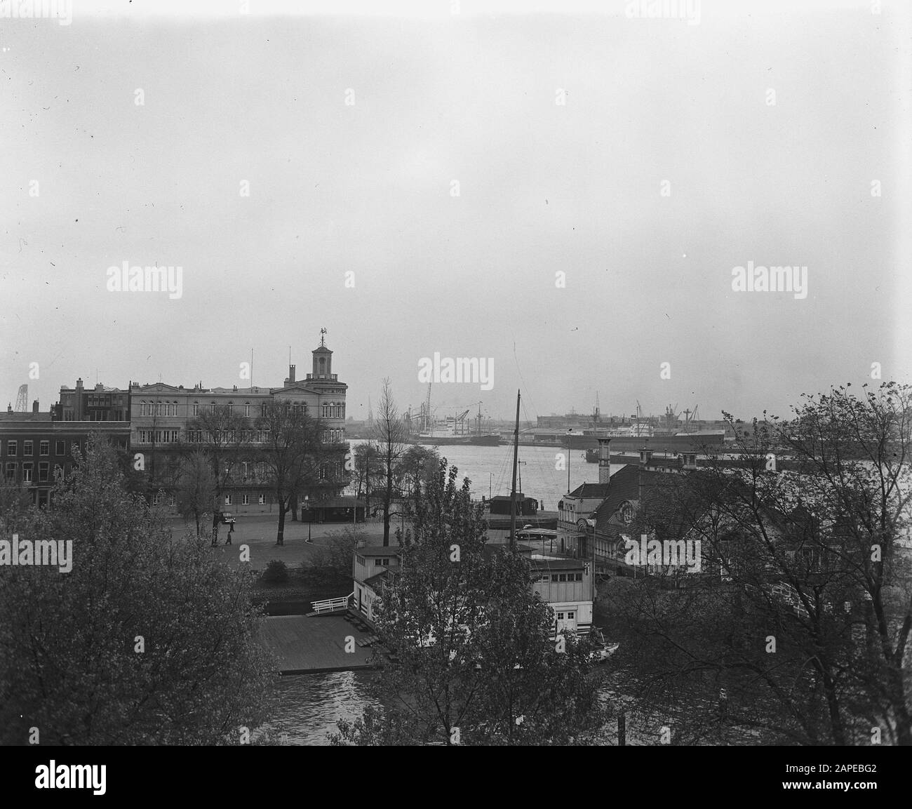 Arrivée Noordam. Dans le port Date : 26 avril 1948 mots clés : arrivée, PORTS, navires Banque D'Images
