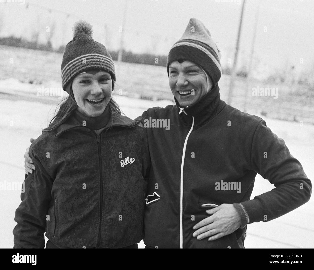 Championnats Du Monde De Patinage Sur Glace Allround Pour Femmes À La Haye; Beth Heiden (À Gauche) Et Tatyana Averina; Banque D'Images