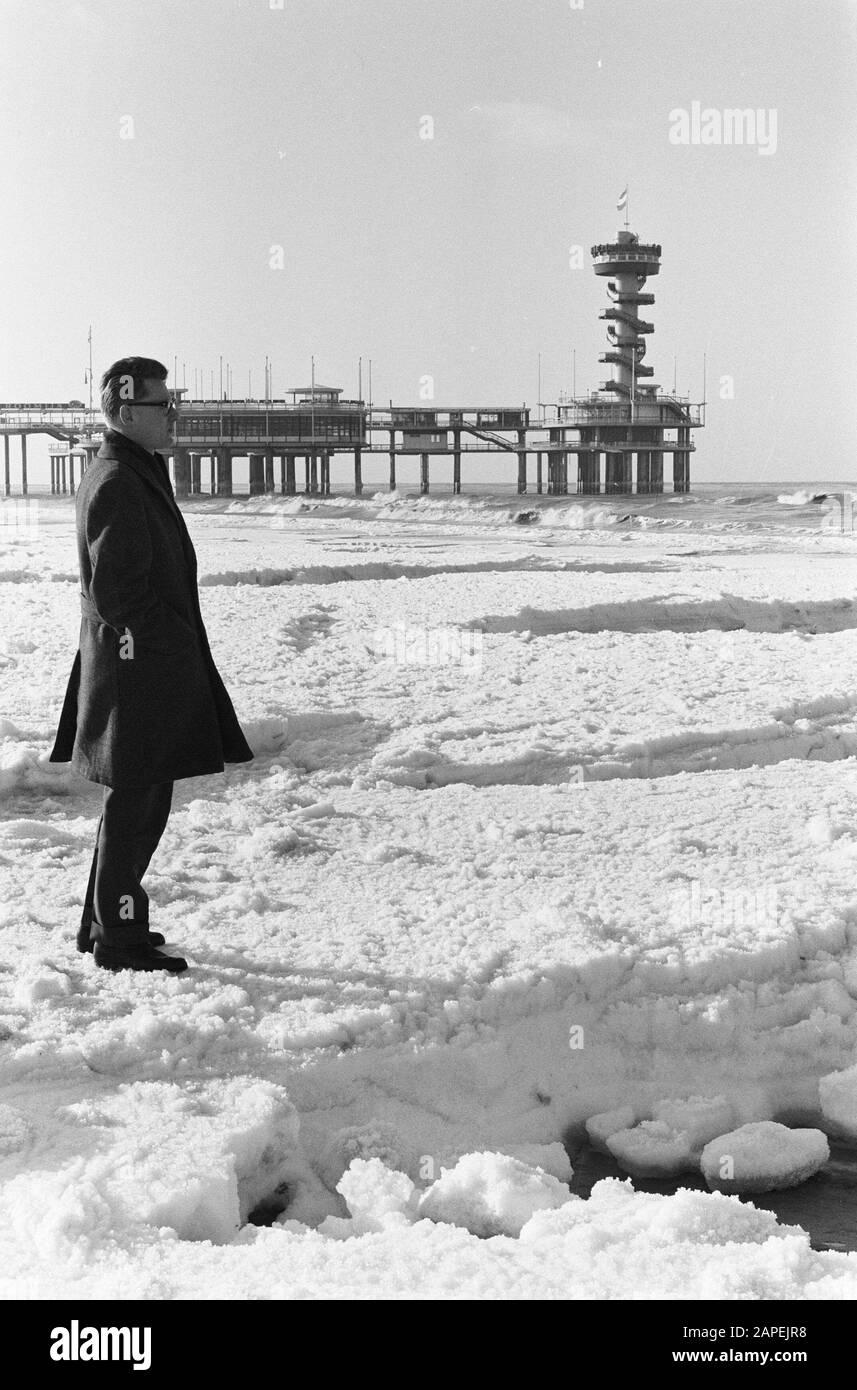 Mousse verglaçante de la marque Scheveningen Date : 11 janvier 1963 lieu : Scheveningen, South-Holland mots clés : gelée, marque, mousse Banque D'Images