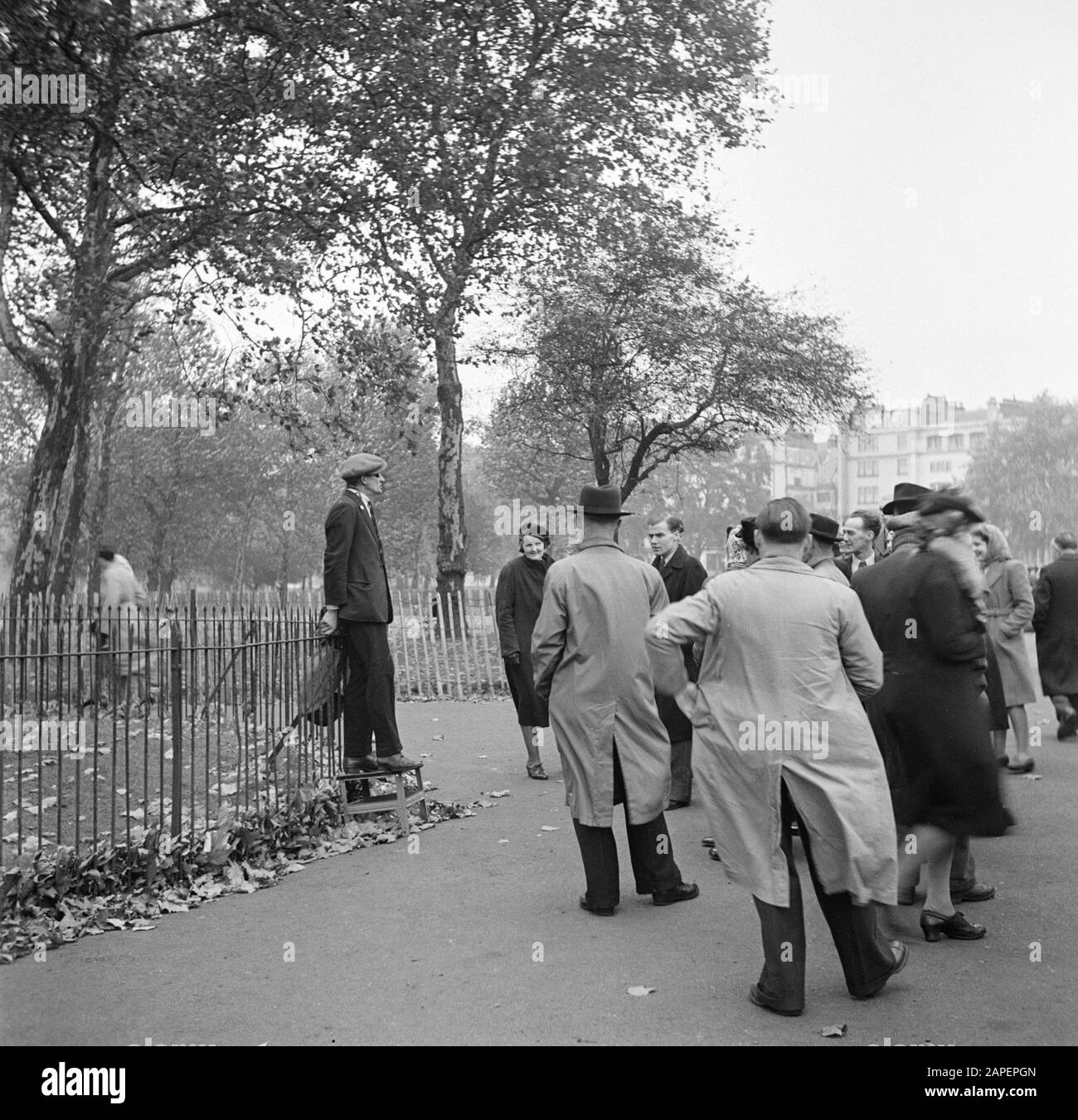 Reportage Londres Description: Visiteurs À Hyde Park Date: 1947 Lieu: Grande-Bretagne, Londres Mots Clés: Parcs, Public Banque D'Images