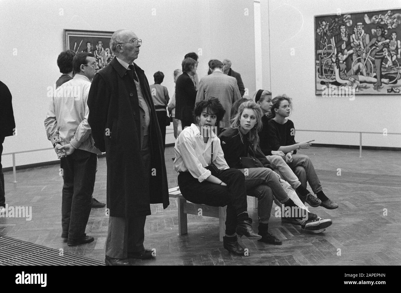 Exposition des visiteurs la Grande Parade au musée Stedelijk Date : 18 décembre 1984 mots clés : visiteurs, musées, expositions Banque D'Images