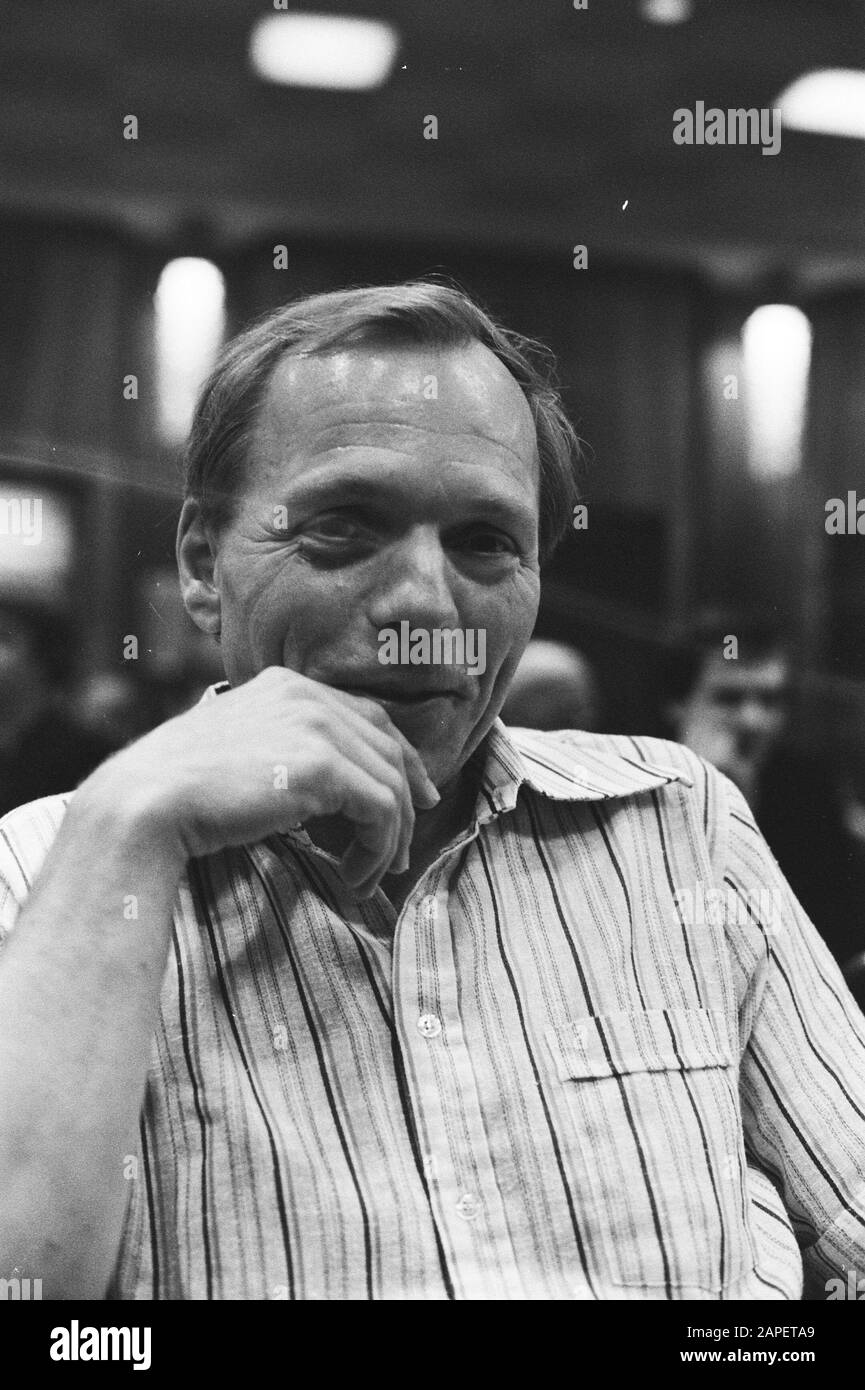 Membres de la réunion conseil DE VPRO à Krasnapolsky Amsterdam, VPRO Directeur Frans de Smit Date: 16 mai 1981 lieu: Amsterdam, Noord-Holland mots clés: Réunions Nom de l'institution: VPro Banque D'Images