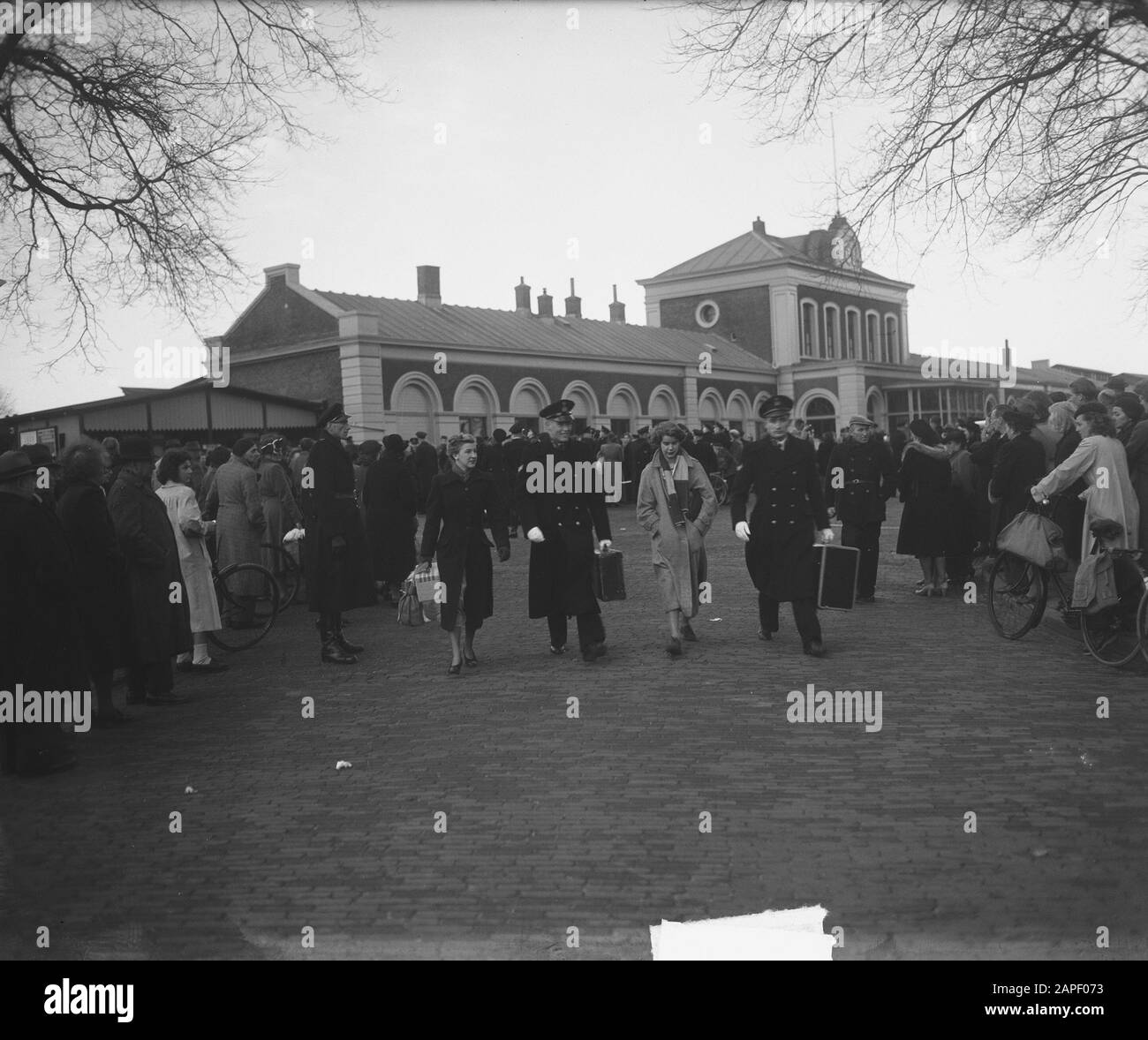 Den Helder midshipmen Assaut Date: 17 décembre 1949 lieu: Den Helder mots clés: Midshipmen, parties, marine Banque D'Images