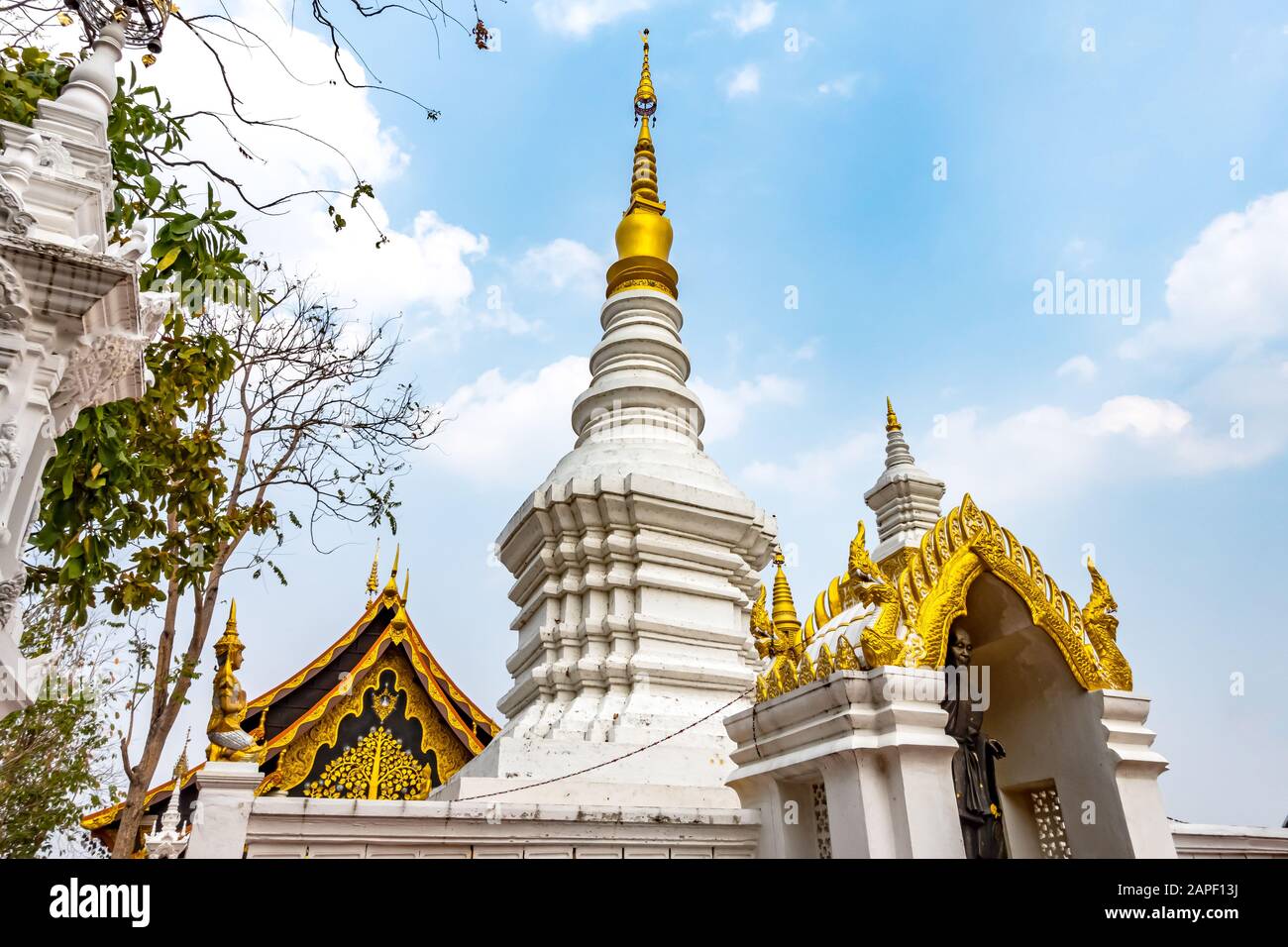 Wat Phra Que Doi Phra Chan sur une montagne dans le district de Mae Tha, Lampang, Thaïlande Banque D'Images