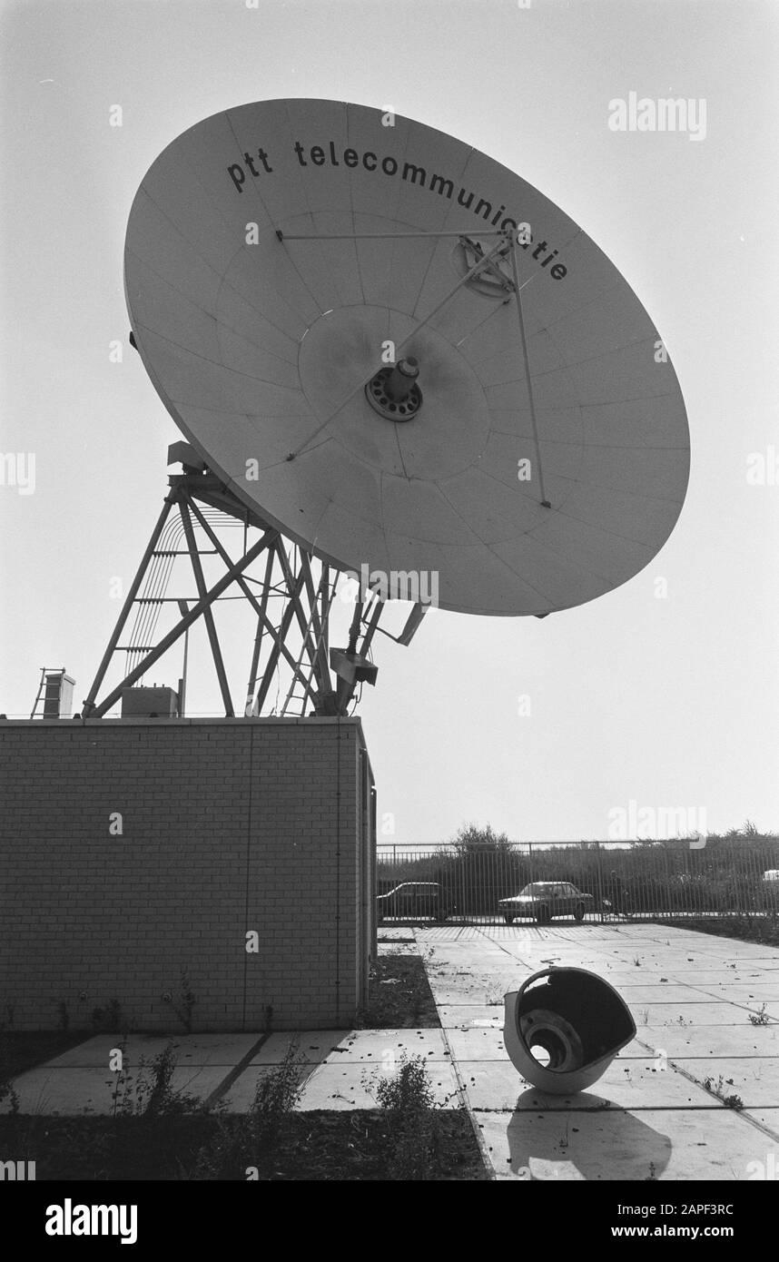 Attentats à la bombe au centre de télécommunications PTT et aux Jeux olympiques de 1992; Dish of PTT télécommunications Date : 21 août 1986 mots clés : BOMBATS Banque D'Images