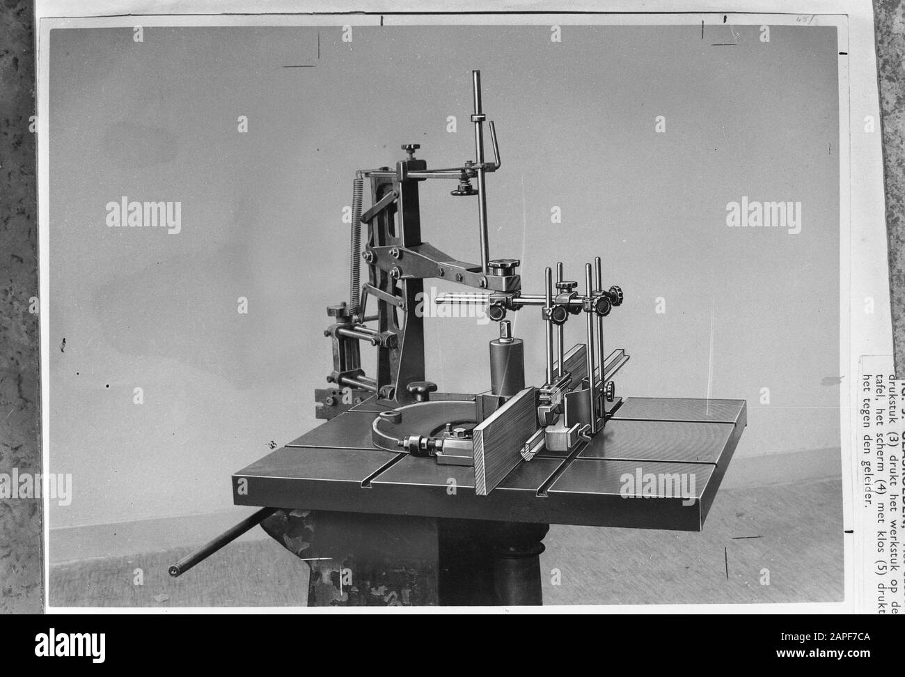 8,5x11,5 Reetouch. Photo pour cliche no. C 2151, utilisé pour la feuille IX, n° 45 fig. 3, fraise de sécurité/Date : mots clés non ondulés : protections, fraiseuses Banque D'Images
