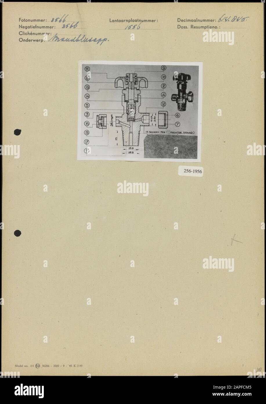 Extincteurs Date : mars 1949 mots clés : extincteurs, prévention des incendies, illustrations, sécurité Banque D'Images