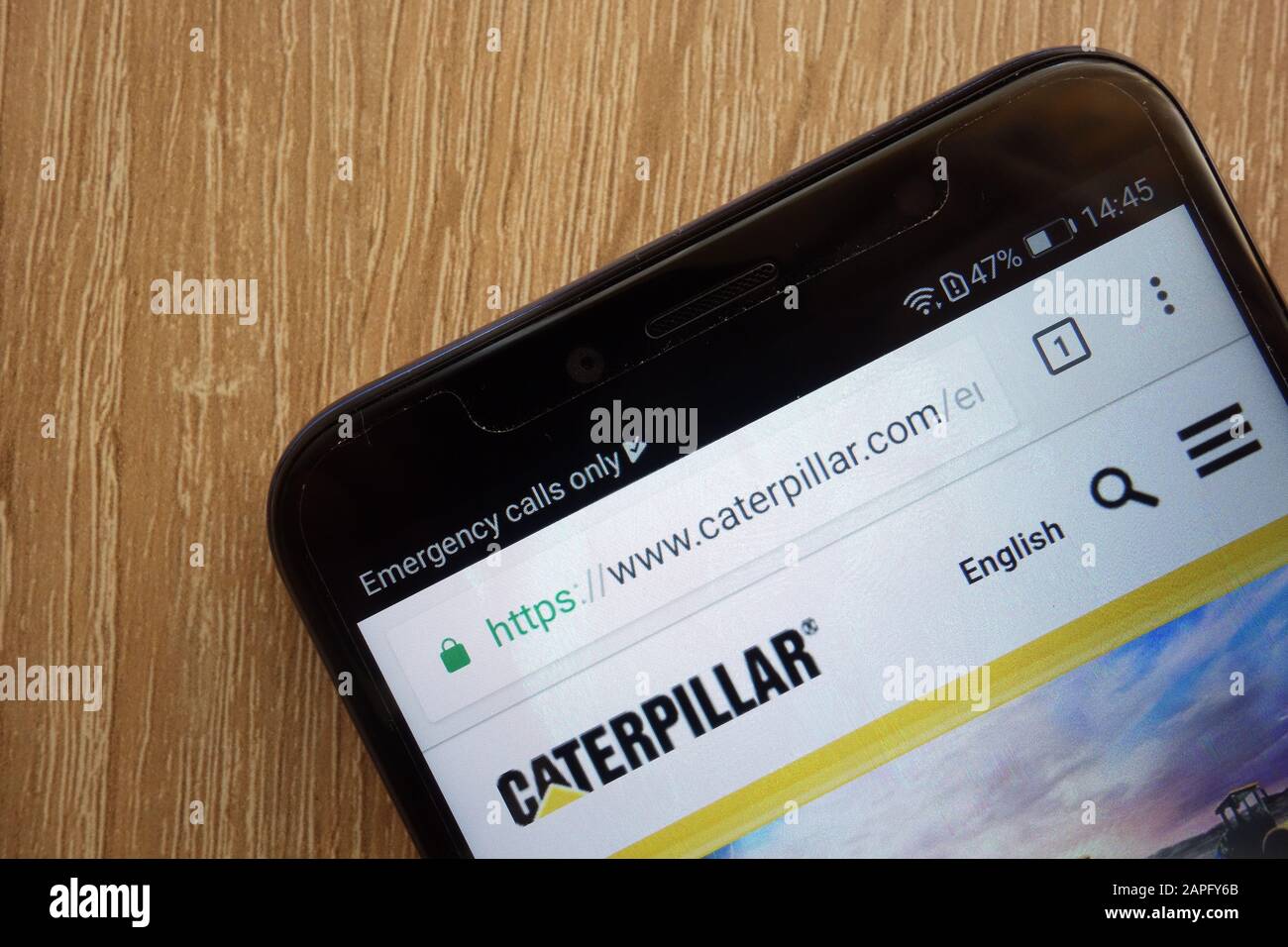 Site Web Caterpillar affiché sur un smartphone moderne Banque D'Images