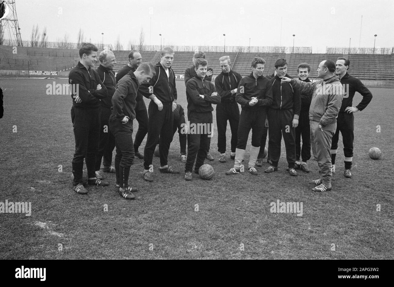 Formation centrale pour la Belgique contre les Pays-Bas Date: 27 mars 1962 mots clés: Sport, football Banque D'Images