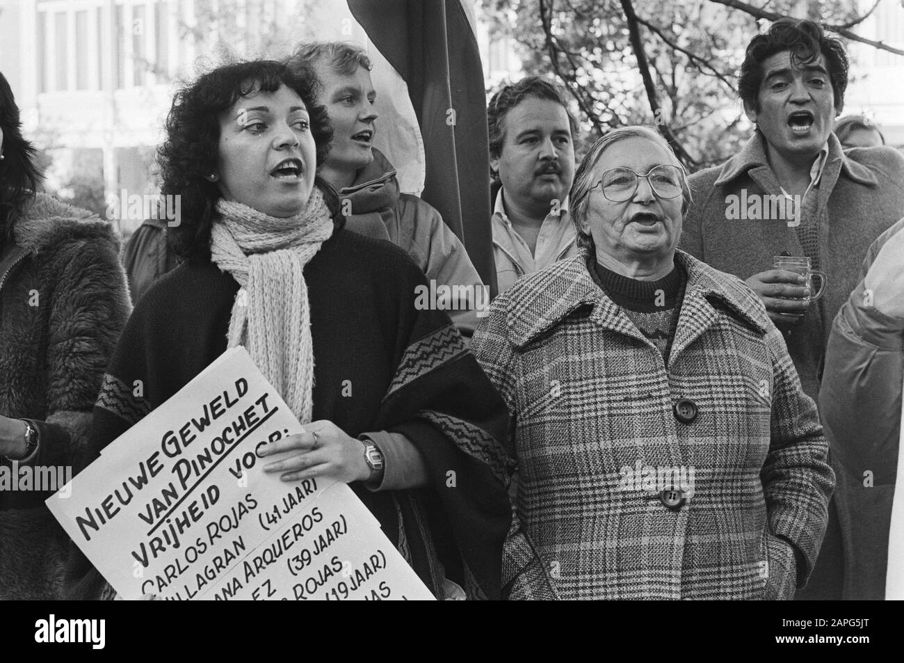 Manifestation chilienne pour l'ambassade chilienne Den Haag Date : 30 octobre 1984 lieu : la Haye, Zuid-Holland mots clés : Ambassades, manifestations Banque D'Images