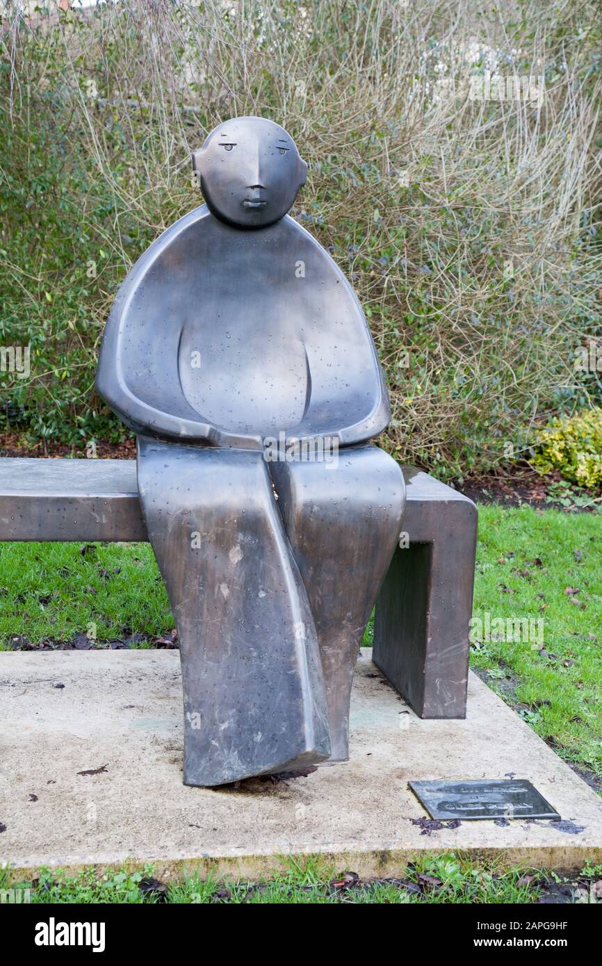Giles Penny's Man on a Bench, Bruton, Somerset, Angleterre Banque D'Images