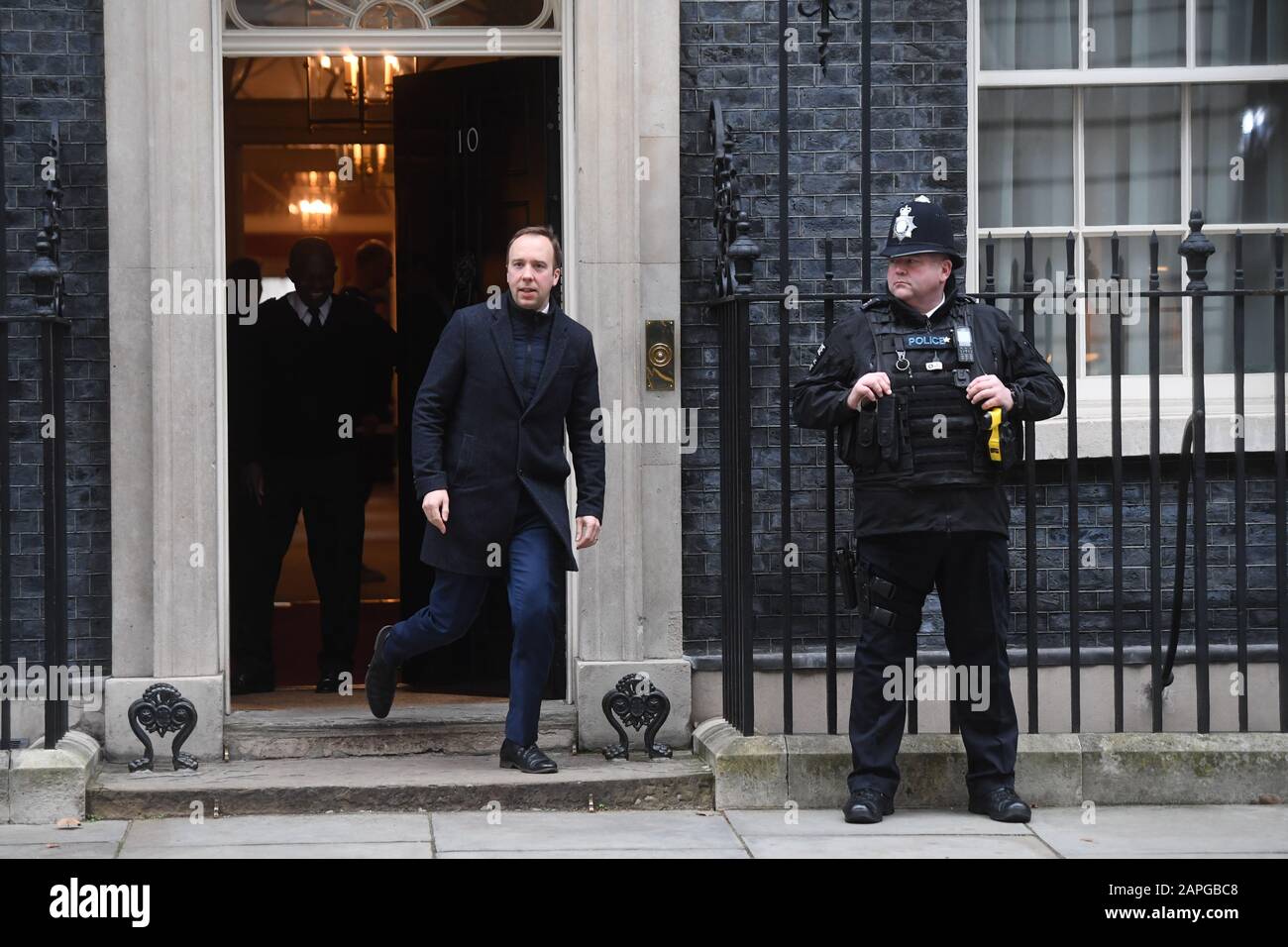 Matt Hancock, secrétaire à la santé et aux soins sociaux, qui fera une déclaration au Parlement sur le coronavirus plus tard aujourd'hui, laissant 10 Downing Street à Londres. Banque D'Images