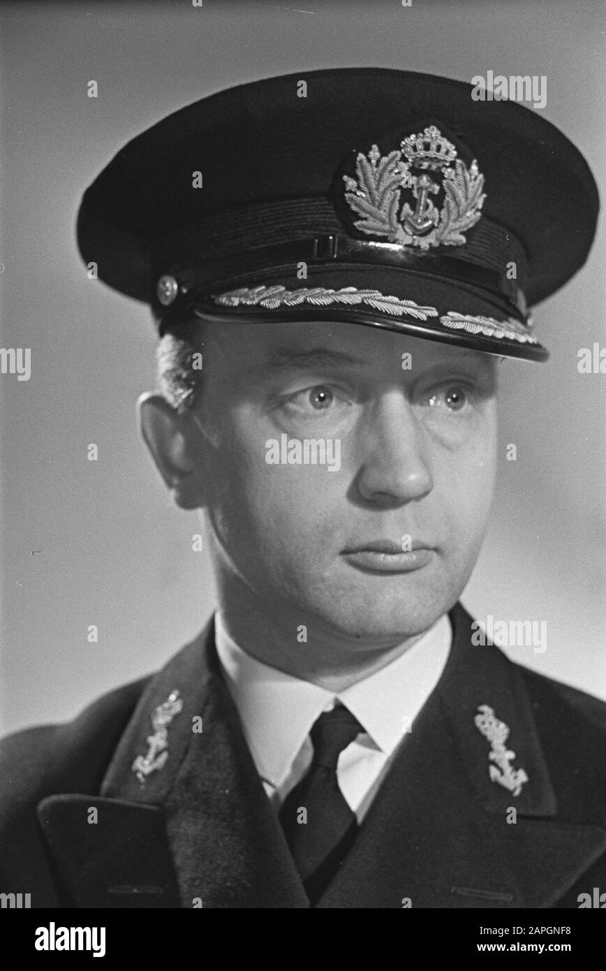 Commandeur J.F.W. Nuboer, officier de liaison maritime du premier ministre néerlandais Date: Février 1944 lieu: Grande-Bretagne, Londres mots clés: Marine, officiers, portraits, deuxième guerre mondiale Nom personnel: Nuboer, J.F.W. Banque D'Images