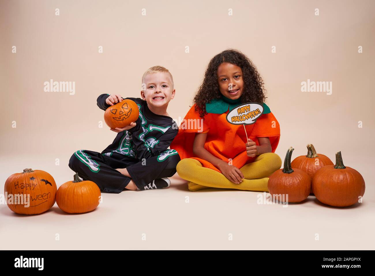 Portrait des enfants à l'heure d'Halloween Banque D'Images