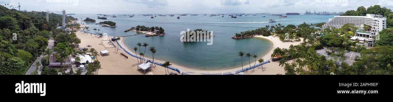 Vue panoramique sur la plage de Siloso, Sentosa, Singapour. Banque D'Images