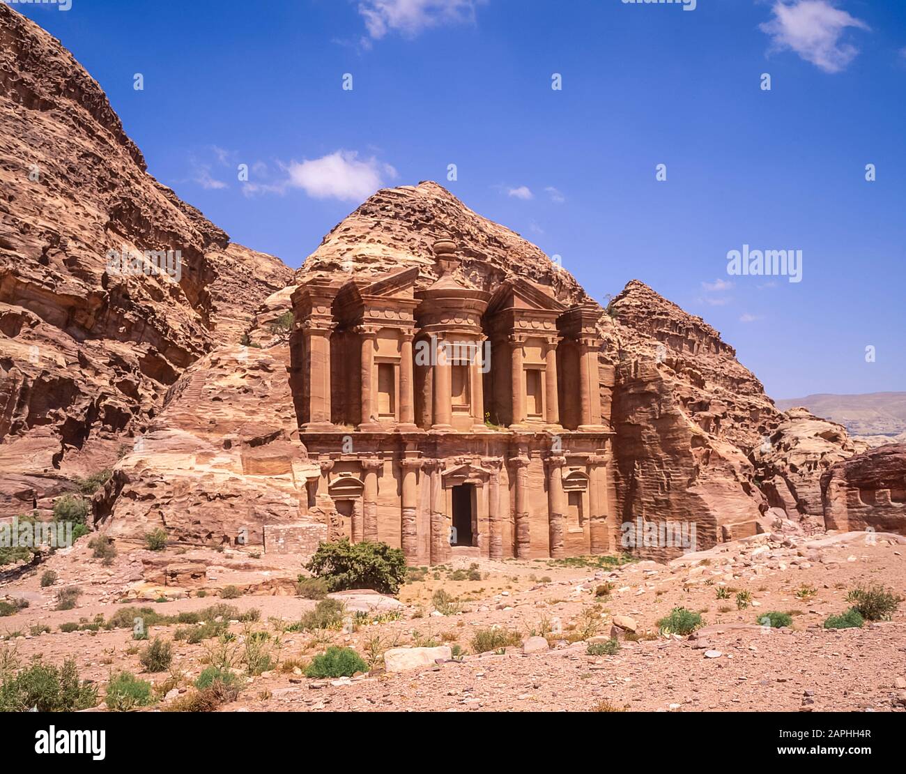 Petra site cheap touristique