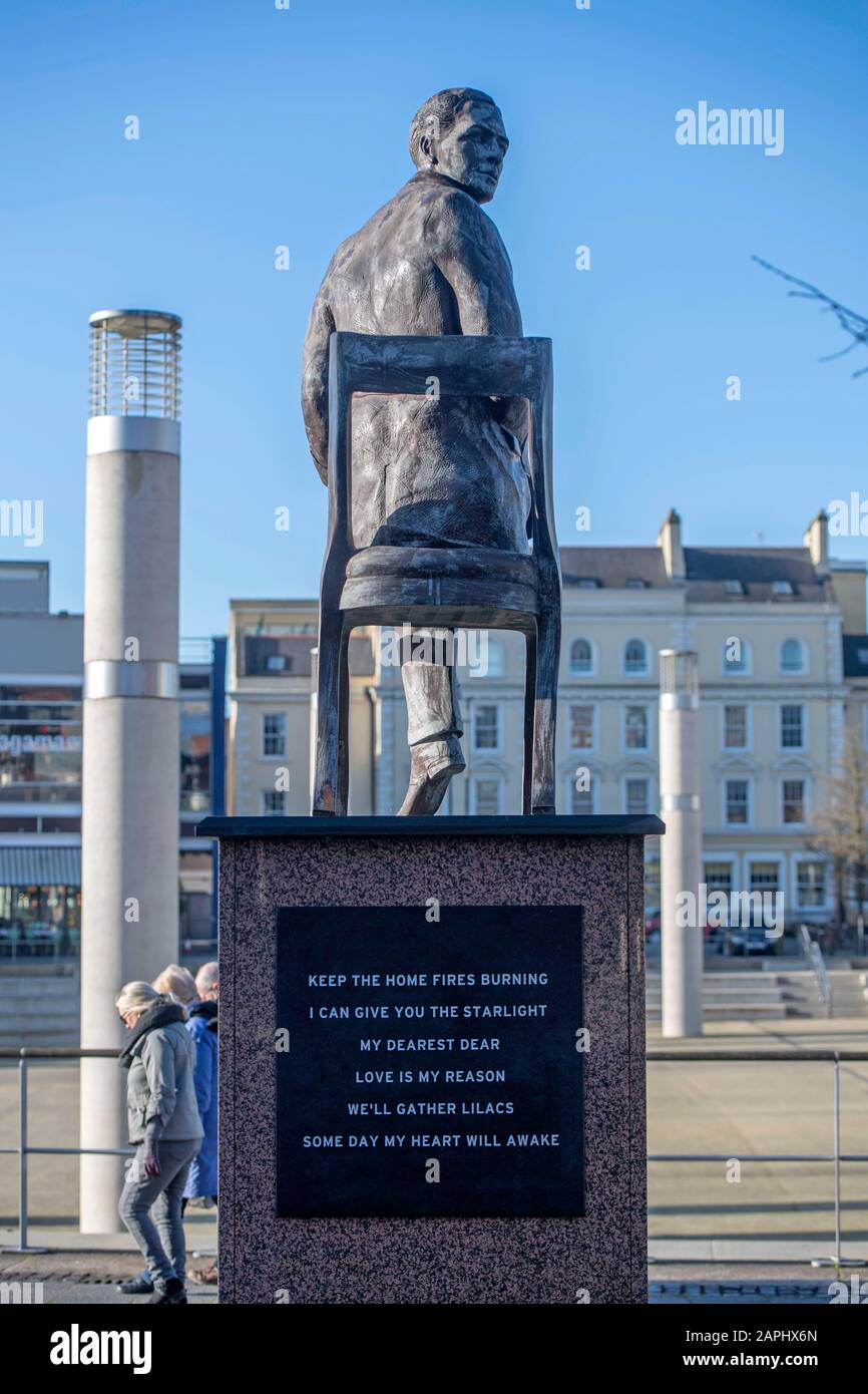 Vue générale sur la baie de Cardiff, au sud du Pays de Galles, au Royaume-Uni, pendant une journée d'hiver ensoleillée. Banque D'Images