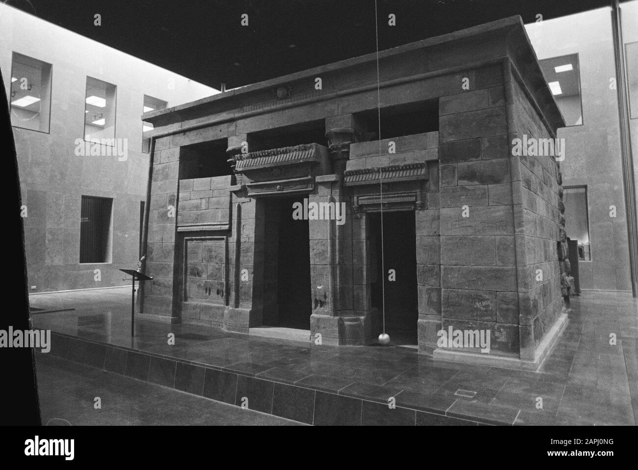 Rénovation du Musée National des Antiquités à Leiden; ouvert au public Description: La chambre Taffeh Date: 3 avril 1979 lieu: Leiden, Zuid-Holland mots clés: Musées, ouvertures, temples Nom de l'établissement : Rijksmuseum Banque D'Images