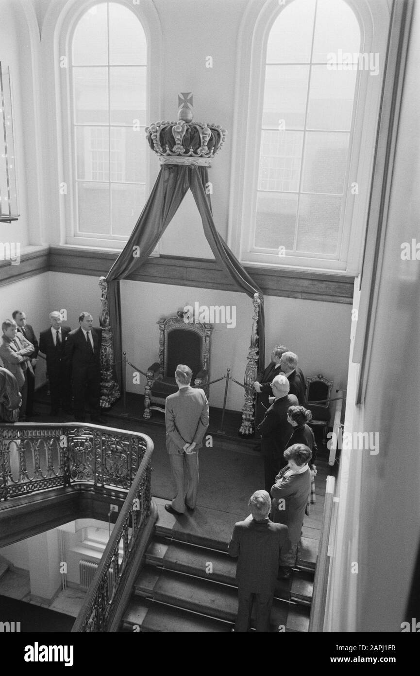 Le trône du roi willem III dans l'édifice de la Chambre Date: 8 mars 1989 lieu: La Haye, Hollande-Méridionale mots clés: Bâtiments, rois, trones Nom personnel: Roi Willem III Banque D'Images
