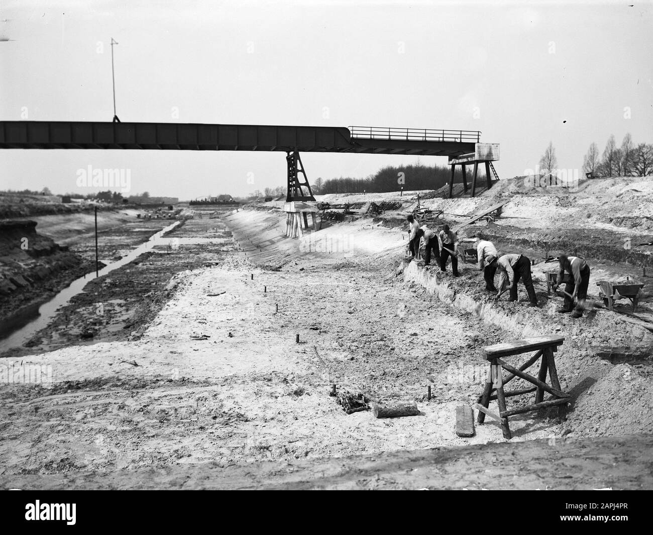 Spécifications 4 Date: 1935 lieu: Delden mots clés: Construire des ponts, creuser et améliorer des canaux, remblai Banque D'Images