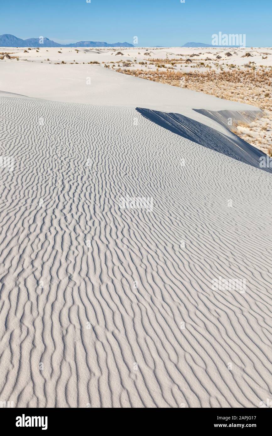Dunes de sable et le paysage au parc national de White Sand, Nouveau-Mexique, États-Unis. Banque D'Images