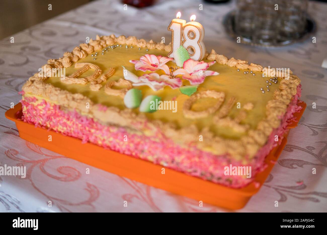 Detail D Un Gateau Sucre Fait Maison Pour 18 Ans Photo Stock Alamy