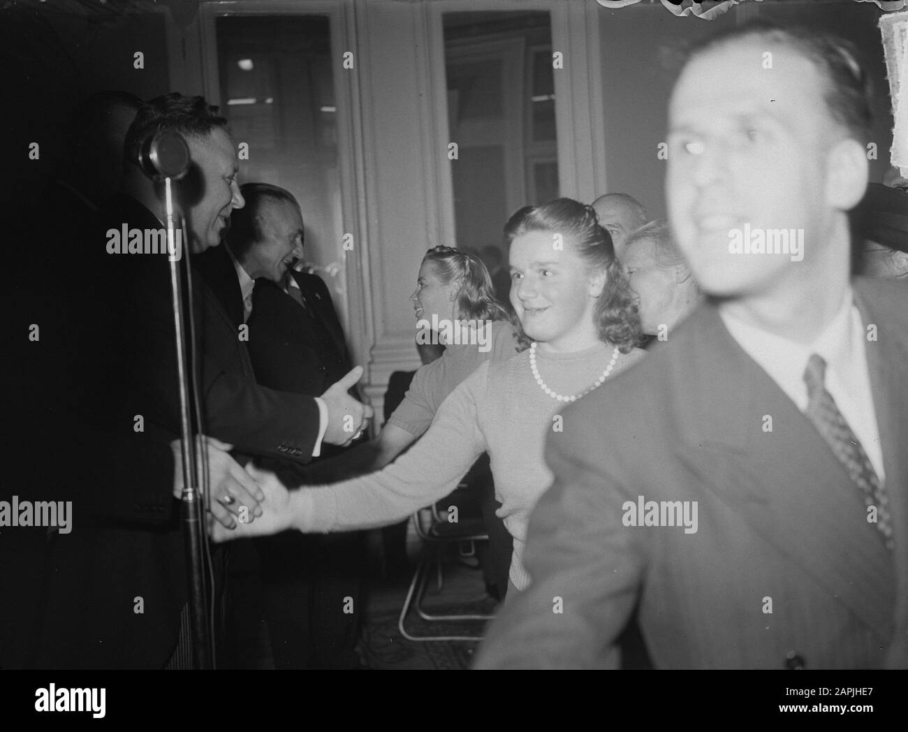 60 Ans KNZB Scratch. Félicitations de Mlle Galliard Date: 18 septembre 1948 mots clés: Année, félicitations Nom personnel: KNZB Banque D'Images