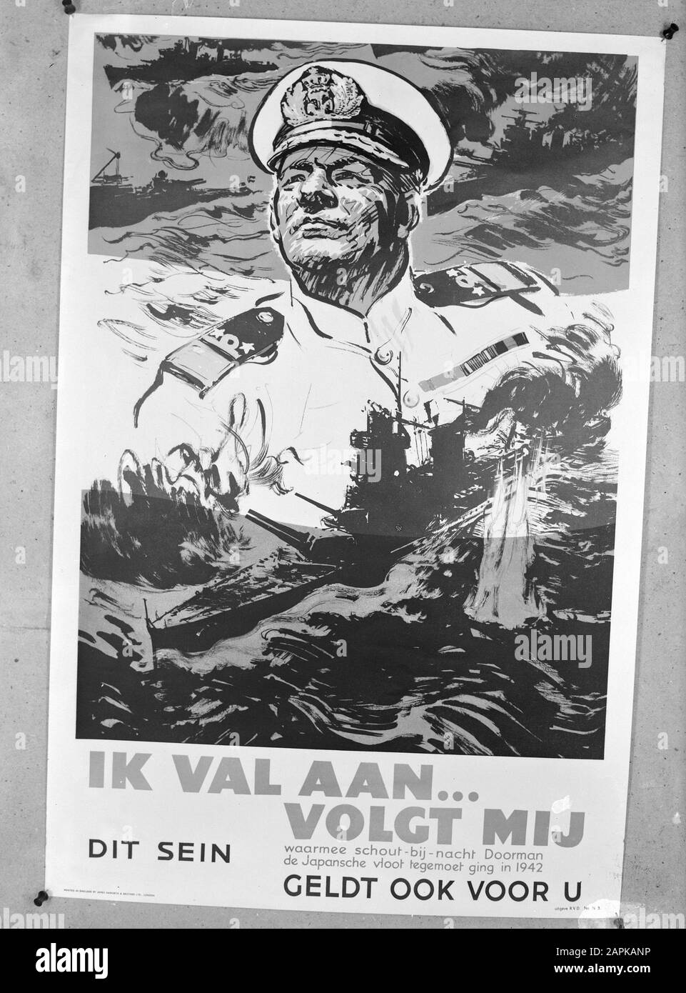 Poster Rijksvoorlichtingsdienst. Poste De Recrutement Karel Doorman. J'attaque, me suivre... Annotation: Repronegative Date: 1945 mots clés: Affiches Nom personnel: Portier, Karel Nom de l'institution: RVD Banque D'Images