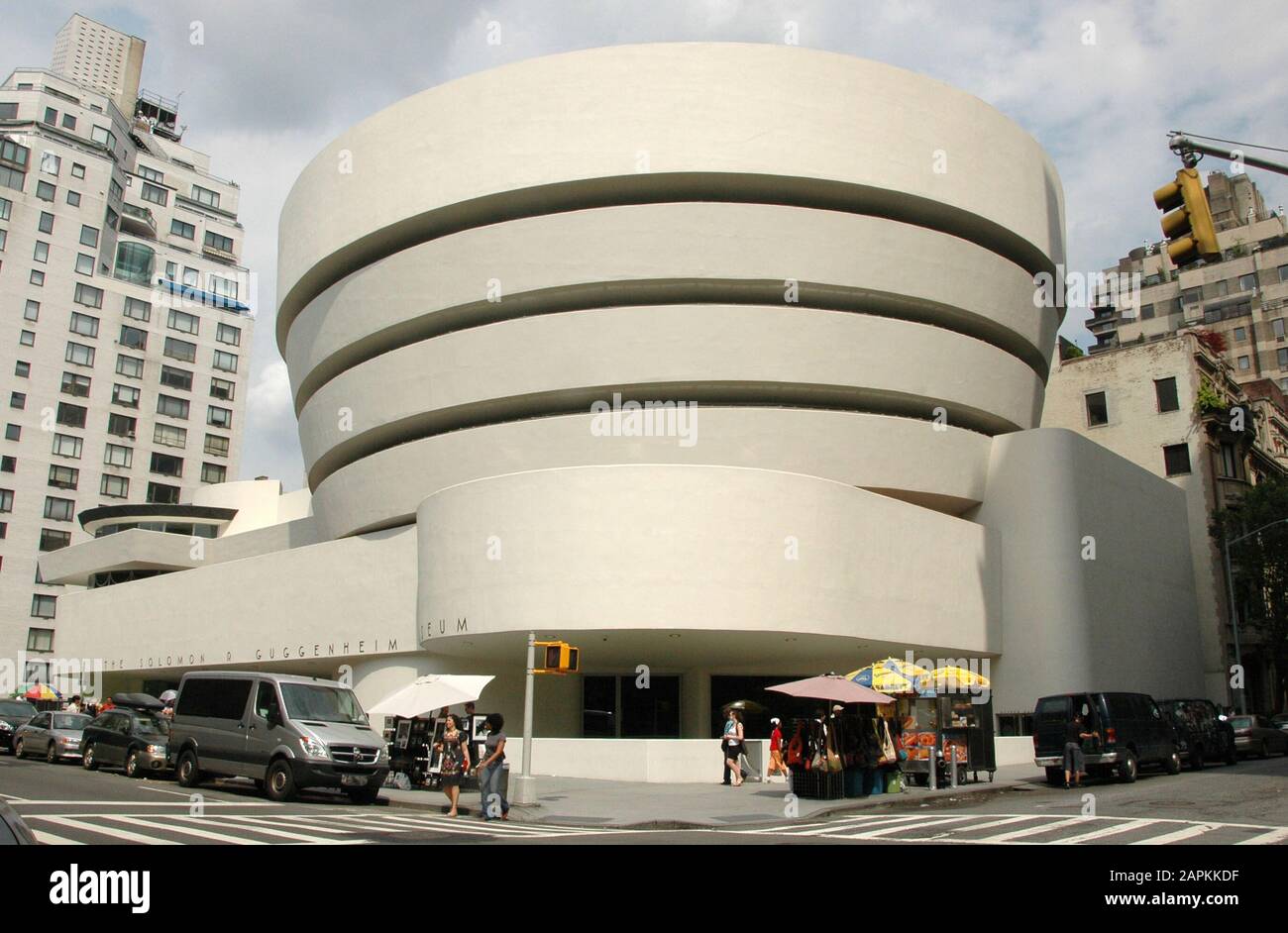 New York, New York, États-Unis. 24 mai 2009. Huit bâtiments conçus par Frank Lloyd Wright ont été désignés sites du patrimoine mondial de l'UNESCO dimanche 7 juillet 2019 à la 43ème session du Comité du patrimoine mondial à Bakou, en Azerbaïdjan. Ils comprennent le musée Guggenheim à New York, New York, présenté le 24 mai 2009. Crédit: Mark Hertzberg/Zuma Wire/Alay Live News Banque D'Images