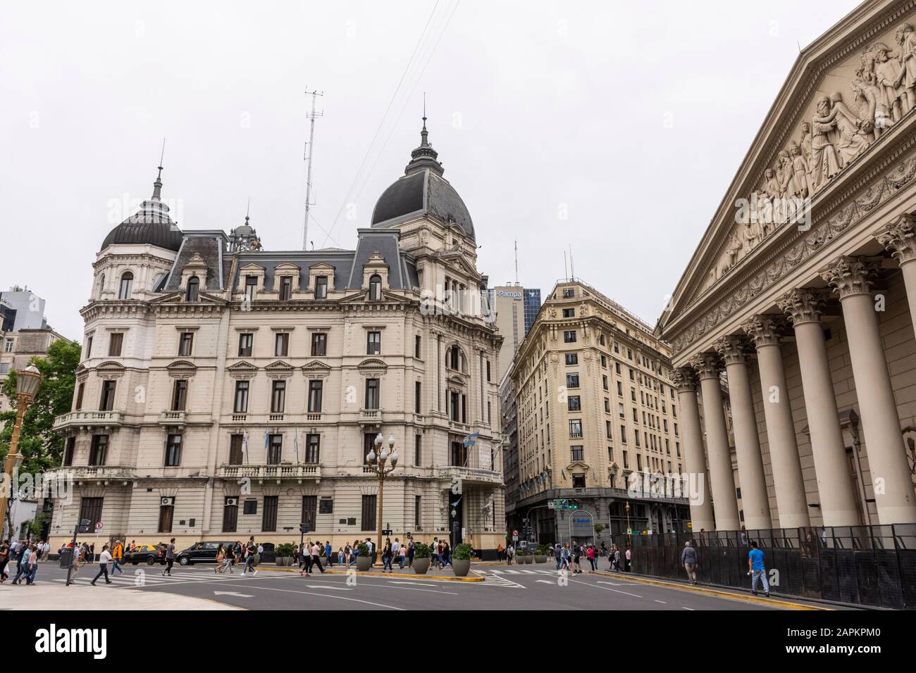 Belle vue sur les bâtiments historiques autour de la Plaza de Mayo dans le centre de Buenos Aires, en Argentine Banque D'Images