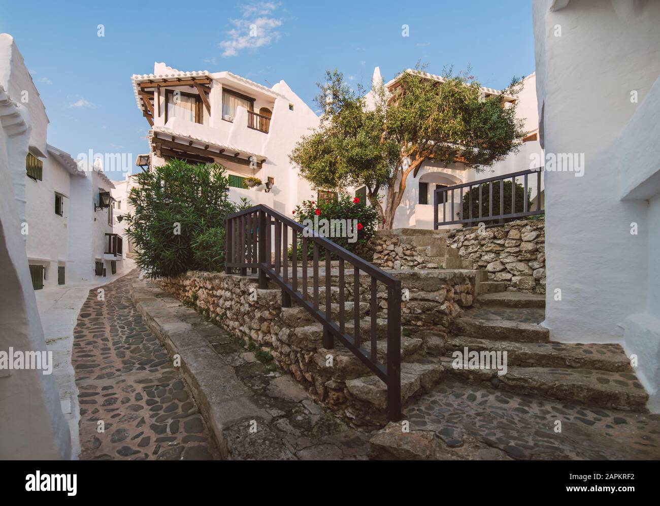 Espagne, Minorque, Binibeca, maisons et marches blanchies à la chaux Banque D'Images