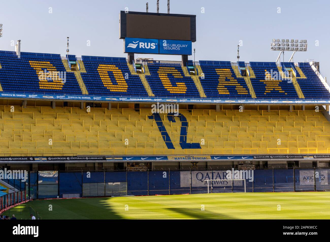 Intérieur du stade de football la Bombonera (Boca Juniors) dans la région de la Boca, Buenos Aires, Argentine Banque D'Images