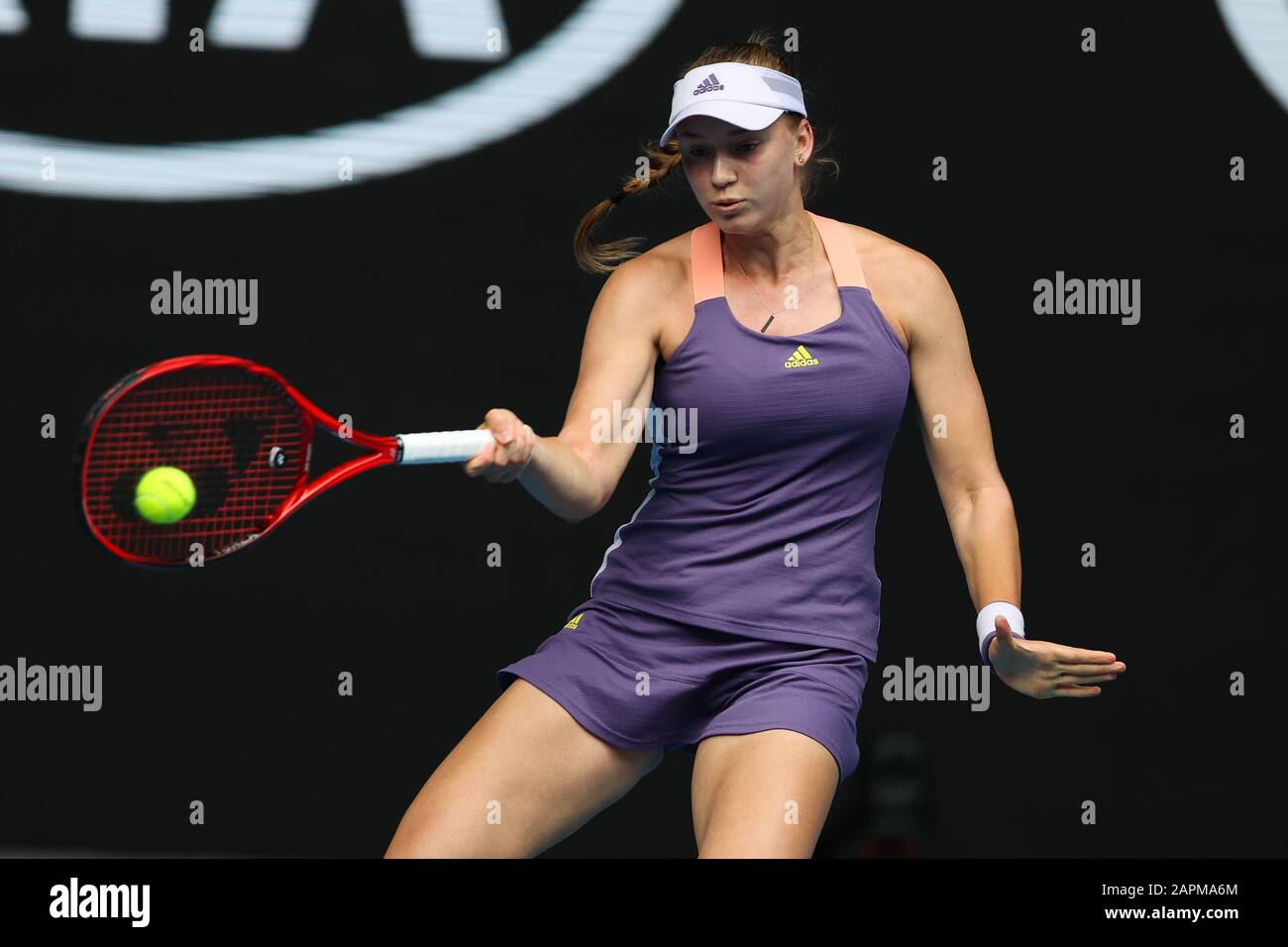 Melbourne, Australie. 24 janvier 2020. Ashleigh Barty of Australia bat Elena Rybakina du Kazakistan 6-3 6-2 lors du troisième match rond-point de l'ATP Australian Open 2020 au Melbourne Park, Melbourne, Australie, le 24 janvier 2020. Photo De Peter Dovgan. Crédit: Uk Sports Pics Ltd/Alay Live News Banque D'Images