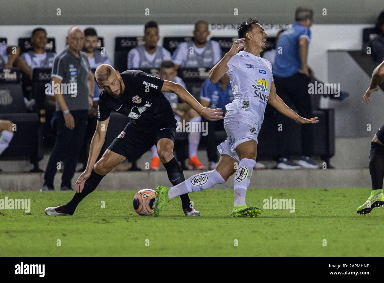 Santos, Brésil. 23 janvier 2020. Championnat De Football Paulista 2020. Santos accueille l'équipe de Bragantino pour la première partie du championnat de São Paulo 2020. Le match a eu lieu à Vila Belmiro, à Santos, dans la nuit de ce jeudi 23 janvier 2020. Crédit: Van Campos/Fotoarena/Alay Live News Banque D'Images