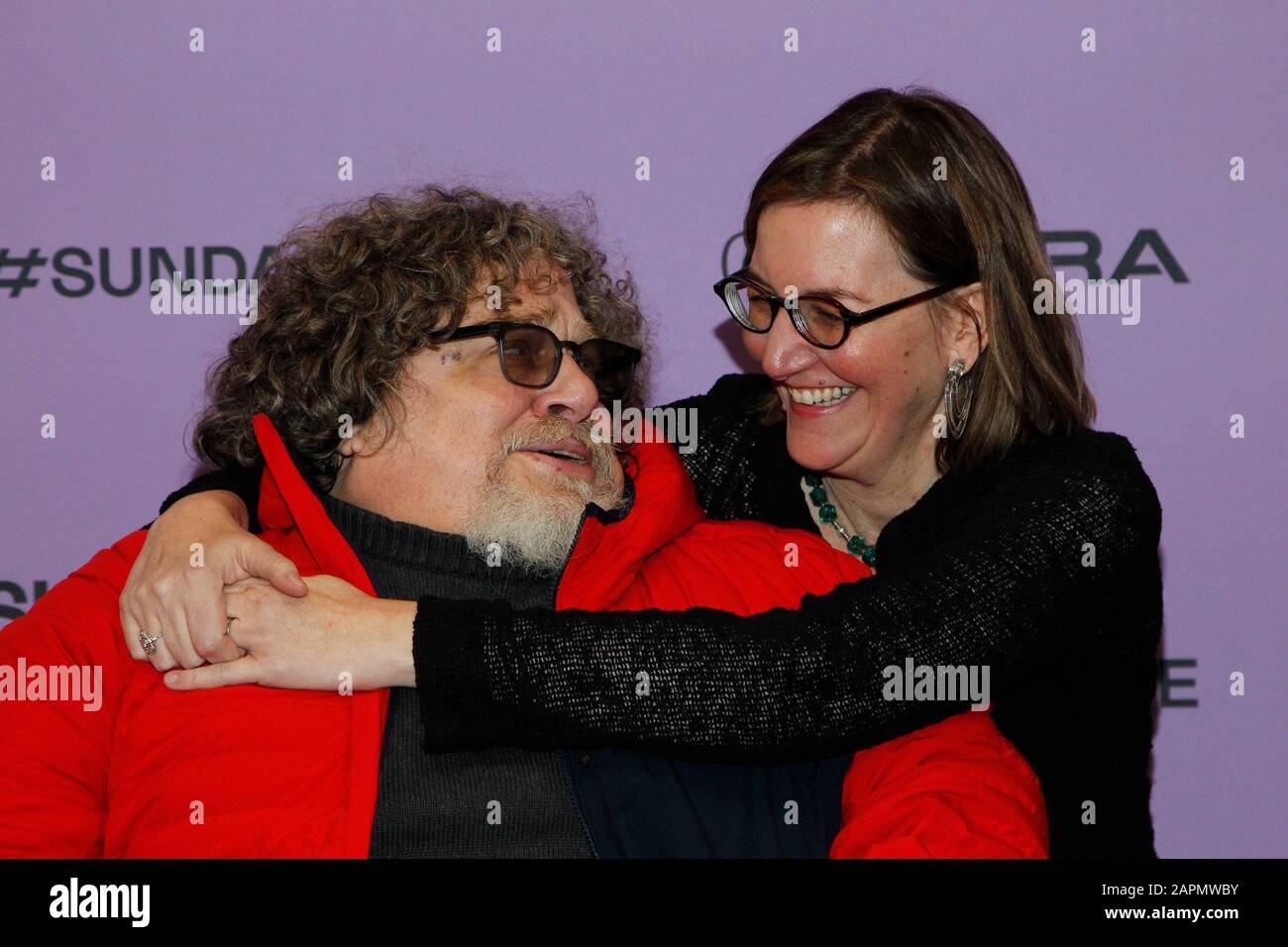 Park City, UT, États-Unis. 23 janvier 2020. Jim Lebrecht (Directeur/Producteur), Nicole Newnham (Directeur/Producteur) aux arrivées de la première du CAMP du PIRC au Sundance Film Festival 2020, Centre Eccles, Park City, UT 23 janvier 2020. Crédit: Ja/Everett Collection/Alay Live News Banque D'Images